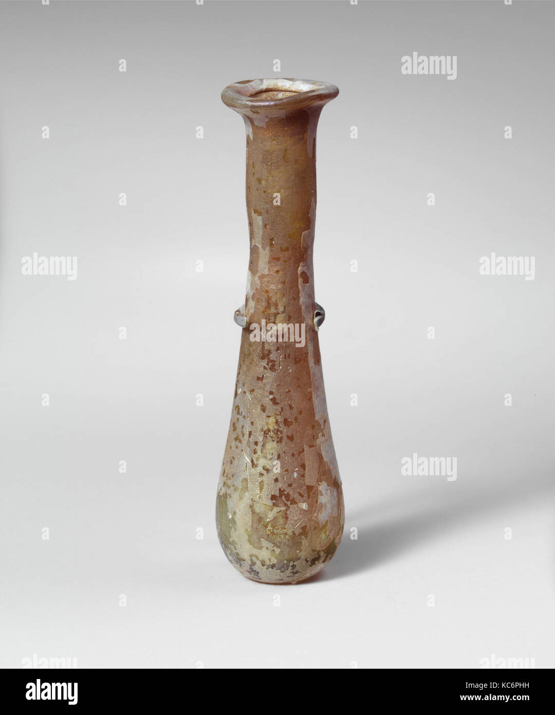 Glas Parfüm Flasche, Anfang bis Mitte Imperial, 1.-2. Jahrhundert n. Chr., Römische, Glas, geblasen, Höhe: 2 cm. (7 cm), Glas Stockfoto