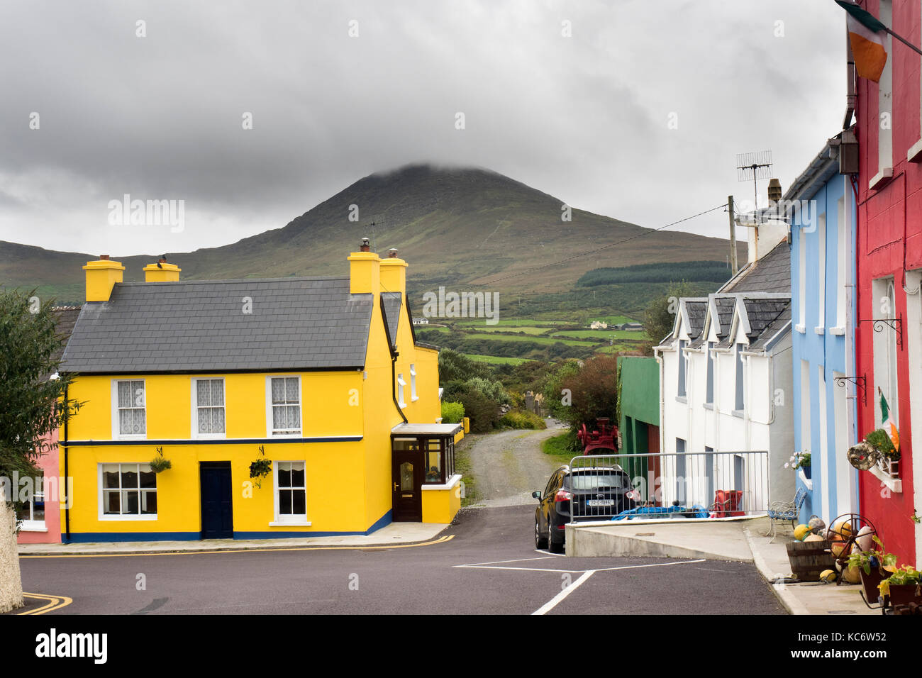 Farbige Häuser, Horste, Beara Halbinsel, County Cork, Irland Stockfoto