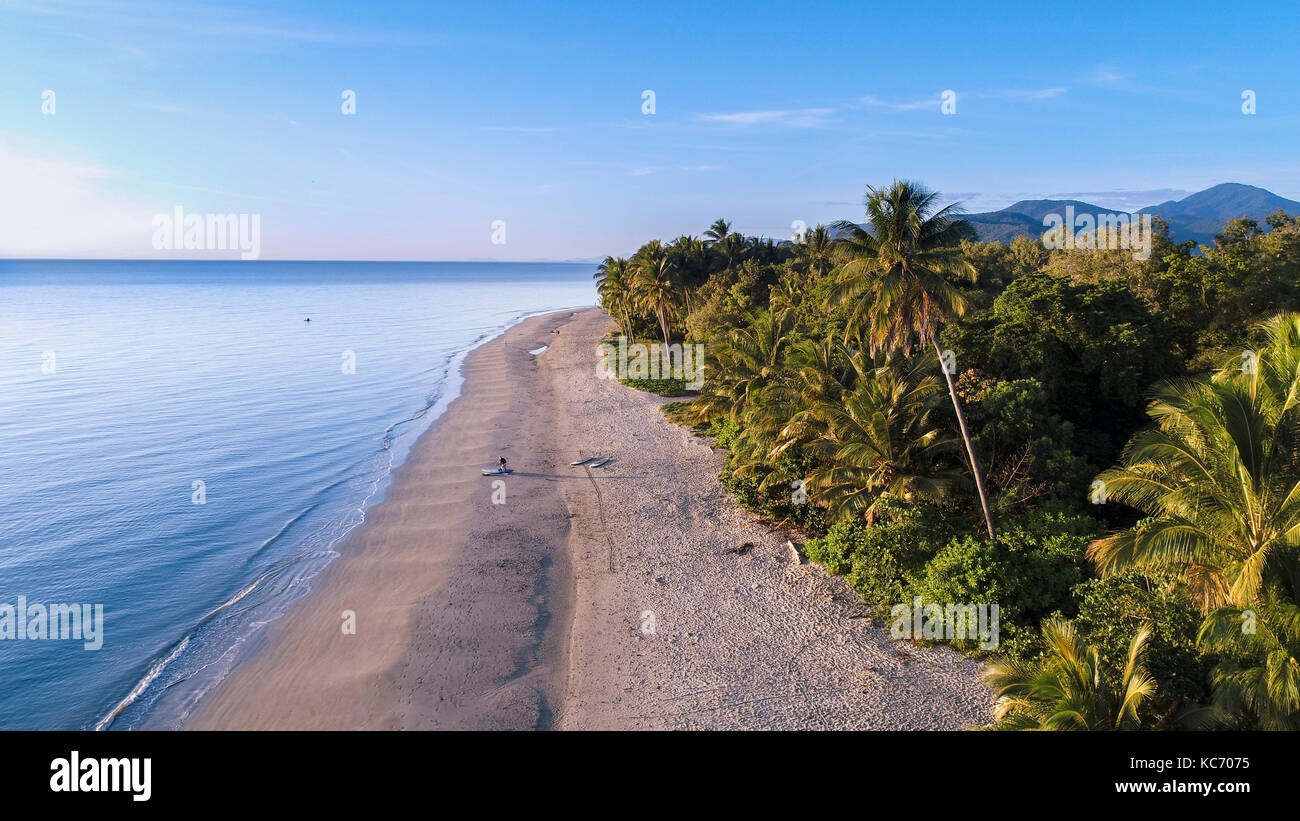 Australien, Queensland, blauen Himmel über der Küste Stockfoto