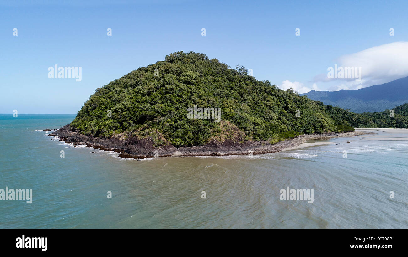 Australien, Queensland, blauen Himmel über grüne Halbinsel Stockfoto