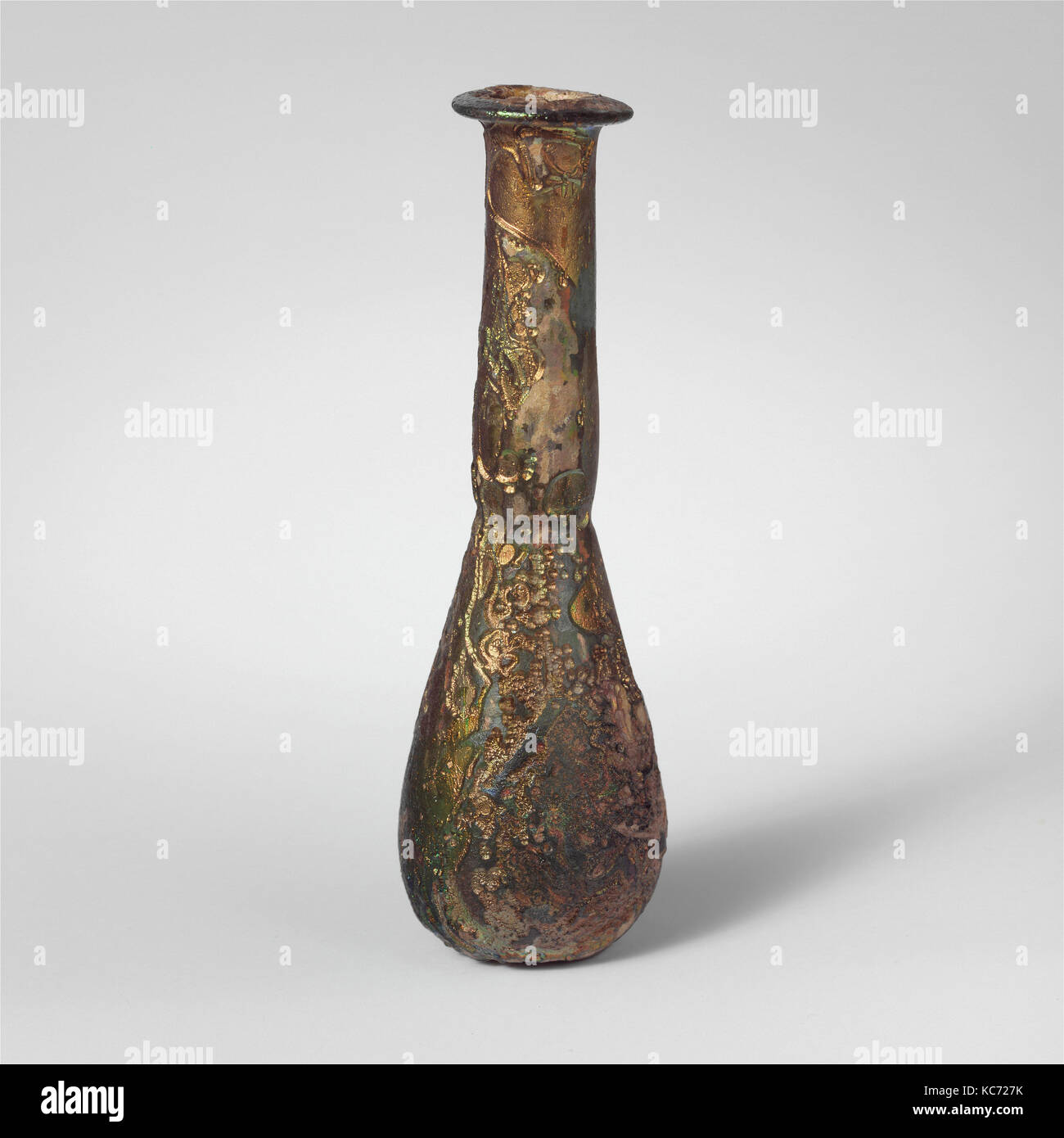 Glas Parfümflasche, Imperial, 1.-2. Jahrhundert n. Chr., Römische, Glas, geblasen, H.: 4 1/2 in. (11,4 cm), Glas, durchscheinende Licht Stockfoto