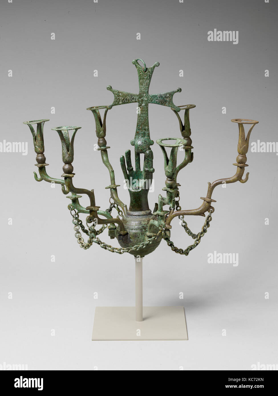 Hängelampe mit einer Hand ein Kreuz, 500 - 700, restauriert und möglicherweise 1900 s neu konfiguriert Stockfoto