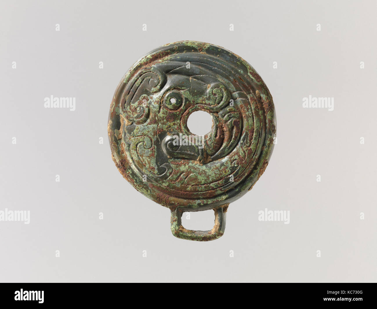 Zaum Schaftkappe, Westlichen Zhou-Dynastie (1046 - 771 v. Chr.), 11. - 10. Jahrhundert v. Chr., China, Bronze, H. 3 13/16-in. (9,7 cm); W. 3 1 Stockfoto