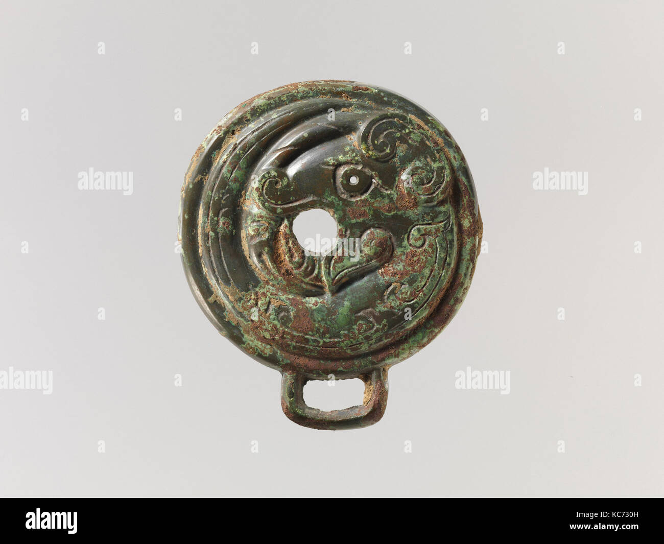 Zaum Schaftkappe, Westlichen Zhou-Dynastie (1046 - 771 v. Chr.), 11. - 10. Jahrhundert v. Chr., China, Bronze, H. 3 13/16-in. (9,7 cm); W. 3 5 Stockfoto
