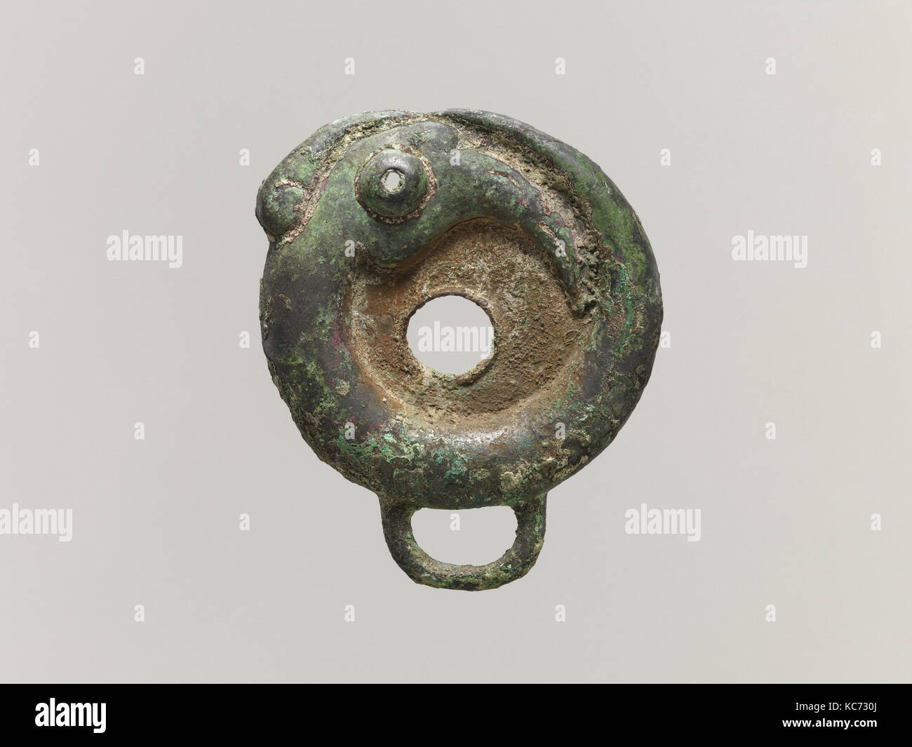 Zaum Schaftkappe, Westlichen Zhou-Dynastie (1046 - 771 v. Chr.), 10. - 19. Jahrhundert v. Chr., China, Bronze, H.3 3/4 in. (9,5 cm); W. 3 in Stockfoto