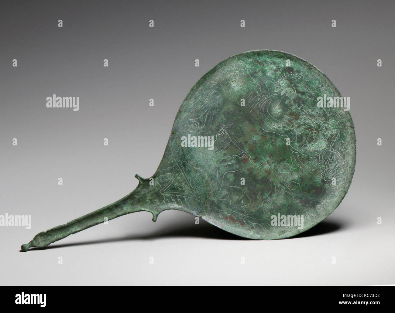 Bronze Spiegel, Hellenistische, Ca. 330 - 300 v. Chr., Praenestine, Bronze, Andere: 7 1/8 x 13 1/2 in. (18,1 x 34,3 cm), Bronzen, Zwei-Hors Stockfoto