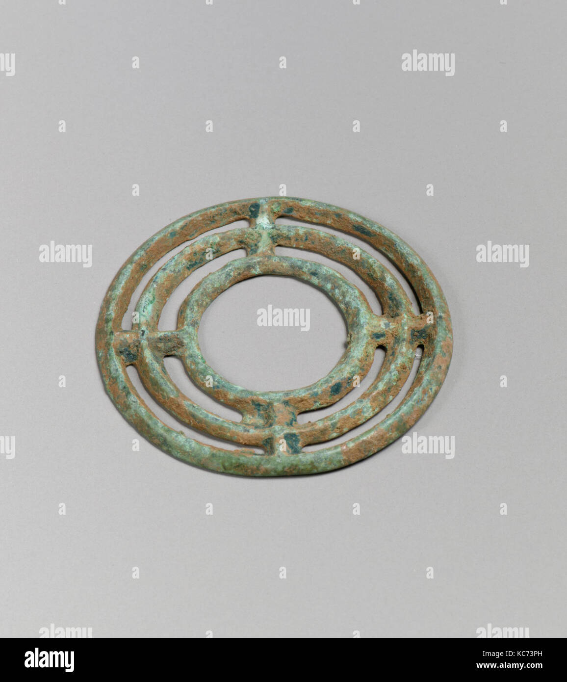 Bronze Halskette Spirale, Geometrische, 9.-8. Jahrhundert v. Chr., Kursiv, Villanovan, Bronze, Durchm.: 1 5/8 in. (4.2 cm), Bronzen Stockfoto