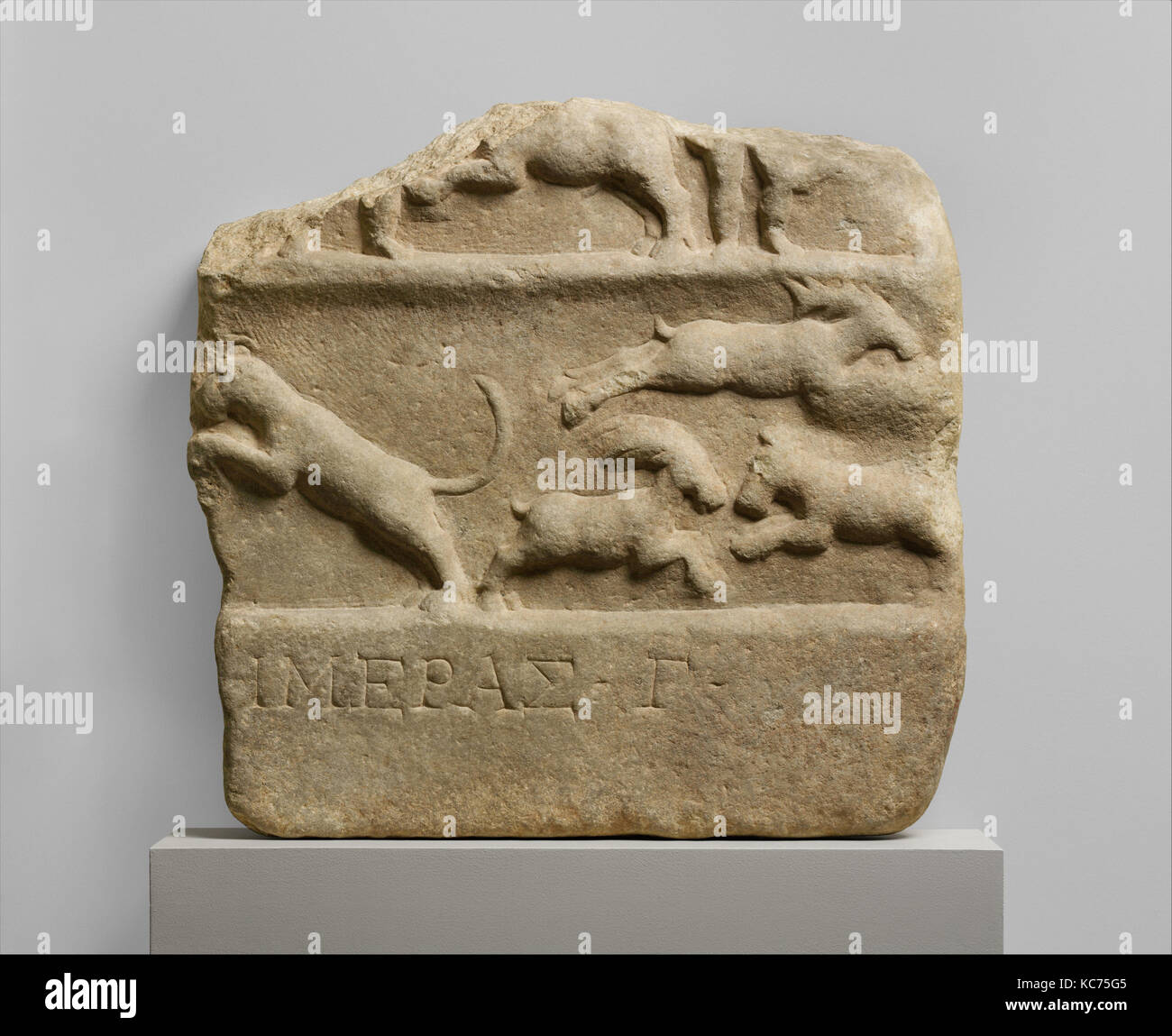 Marmorrelief Fragment, Imperial, 1.-2. Jahrhundert n. Chr., Römische, Marmor, H.: 21 x 21 5/8 in. (53,3 x 54,9 cm), Stein Skulptur Stockfoto