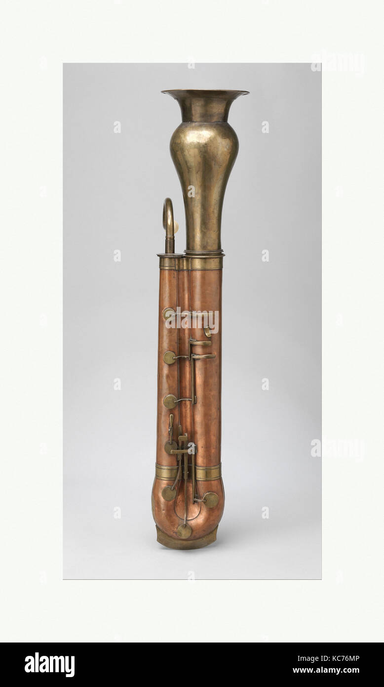 Chromatischer Bass Horn in B-Flat, Ca. 1825, Deutschland?, Deutsch?, Kupfer, Messing, Länge 103 cm, Durchmesser der Glocke 19,3 cm, Durchmesser der Stockfoto