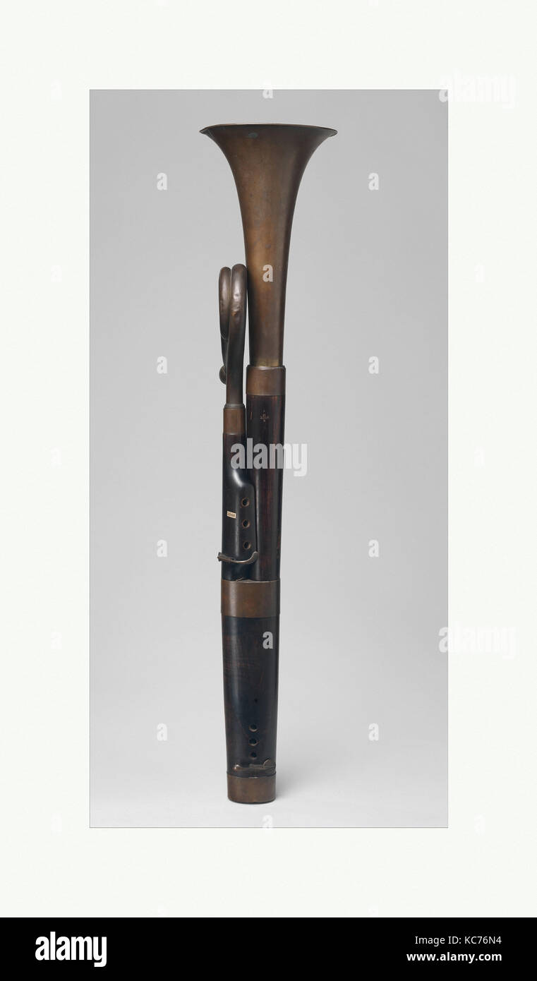 Russische Fagott in C, Ca. 1800 - 1825, St. Omer, Frankreich, Französisch, Holz, Messing, Gesamt: 21 x 99,5 cm (8 1/4 in. x 39 3/16 in.), Aerophone Stockfoto