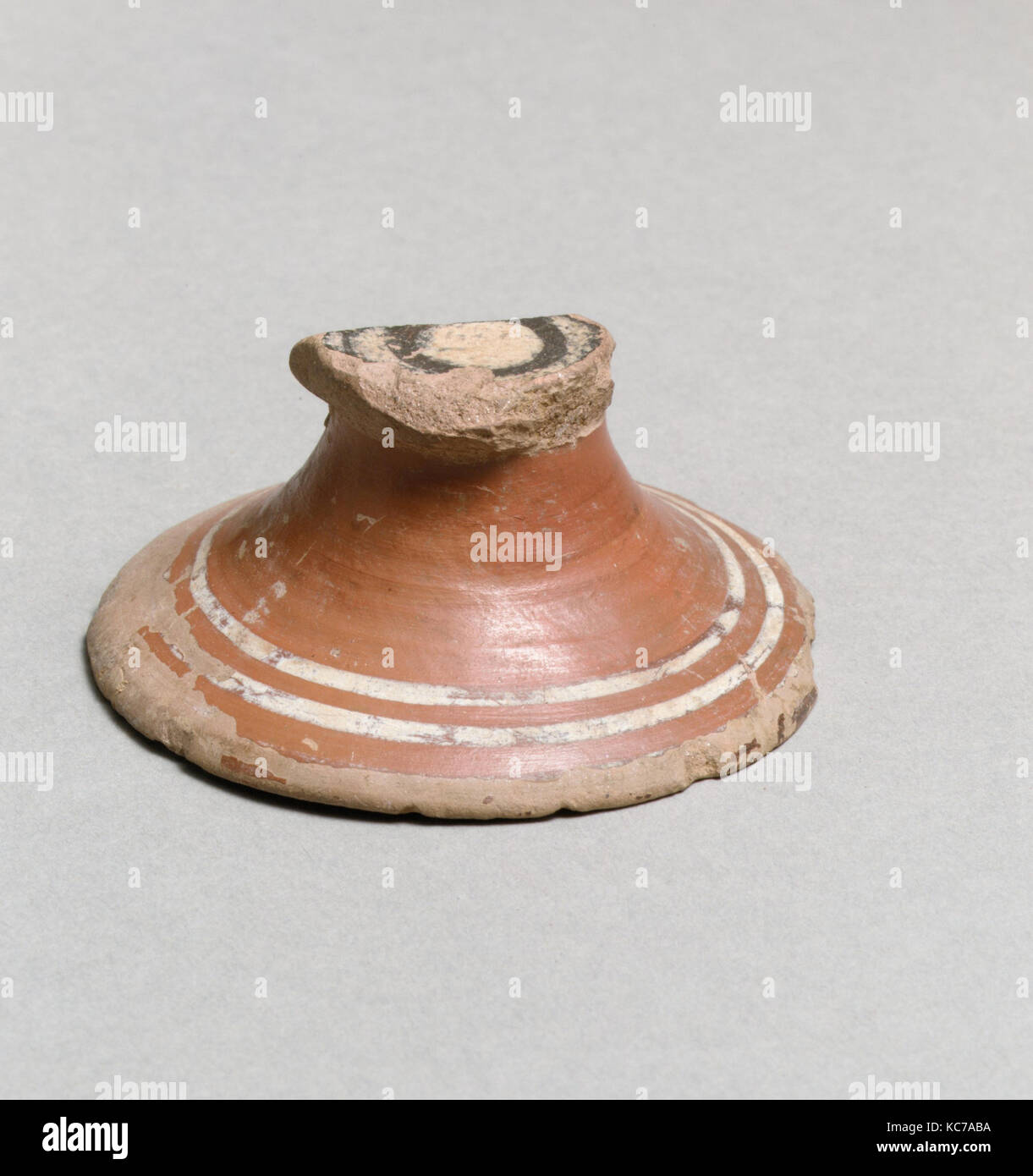 Vase Fragment, Osten Griechische/Sardes, Lydischen, Terrakotta, Andere: 2 5/8 in. (6,7), Vasen Stockfoto
