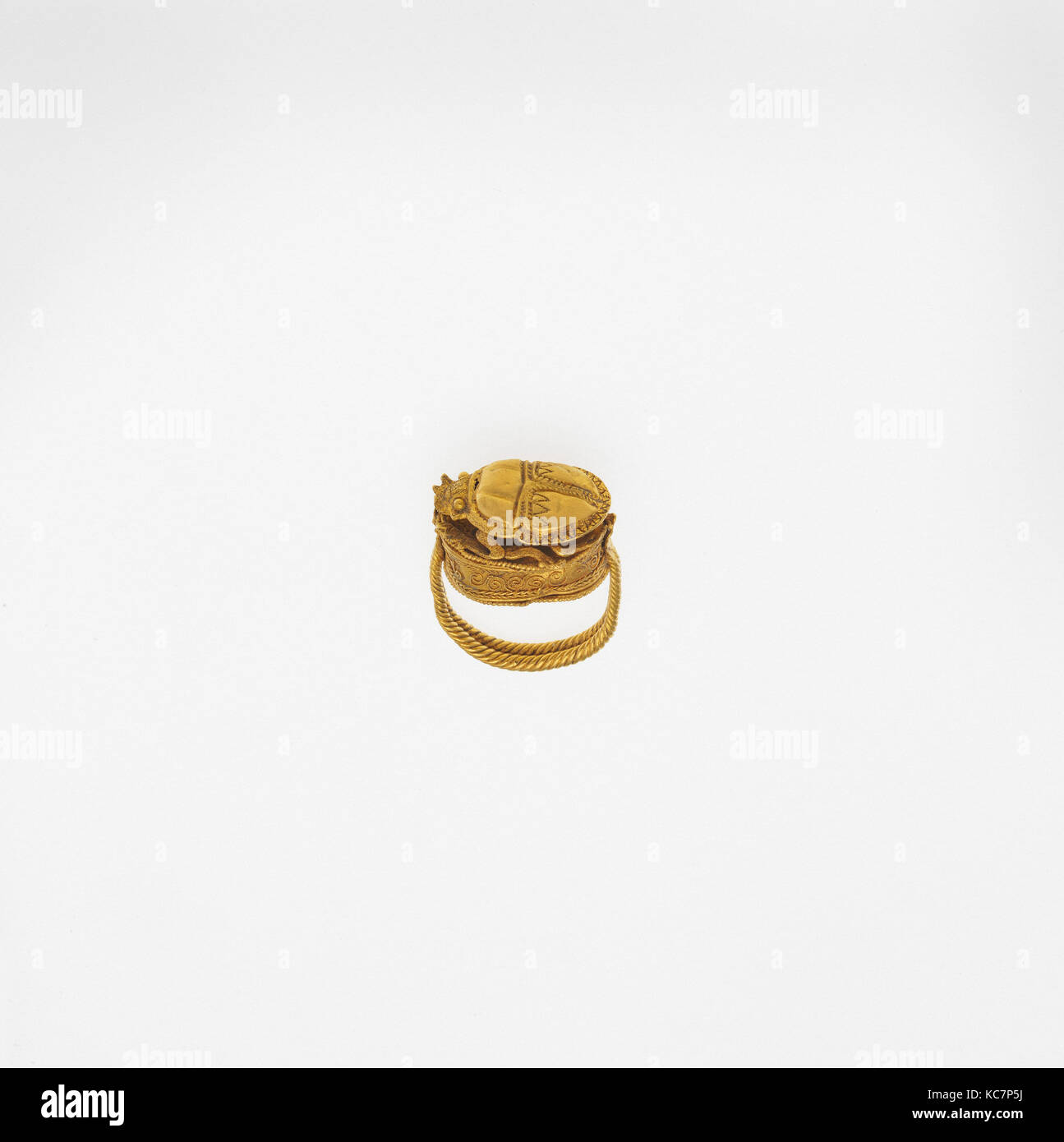 Gold box Ring durch ein skarabäus überwunden, ca. 330 - 310 v. Chr. Stockfoto