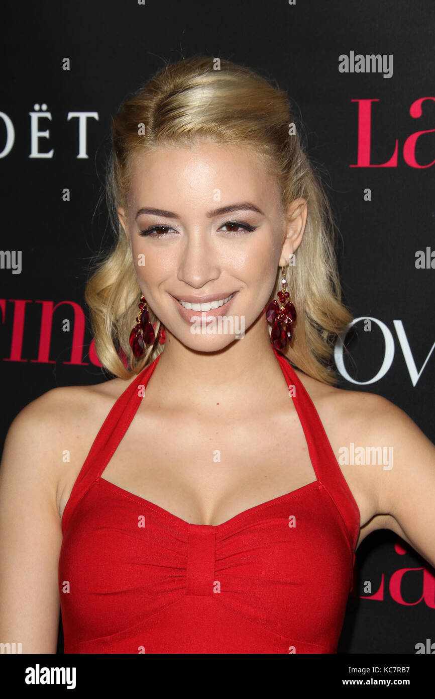 SMG Christian Serratos NY1 La Latinos in Hollywood 100412 11.JPG West Hollywood, CA - 04 Oktober: Christian Serratos besucht die Latina Zeitschrift 'Latinos in Hollywood"-Party im Hotel in London am 4. Oktober in West Hollywood, Kalifornien 2012. Personen: Christian Serratos Getriebe Ref: NY1 LA Hoo-Me.com/MediaPunch Stockfoto