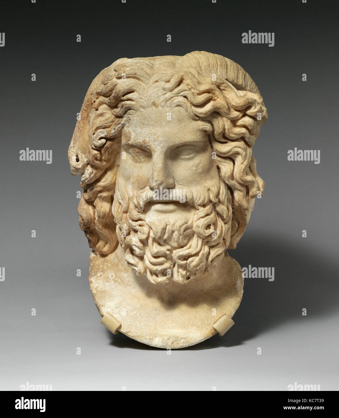 Marmor Kopf des Zeus Ammon, Imperial, Ca. Chr. 120 - 160 N.CHR., Römische, Marmor, H. aus Basis: 19. (48,2 cm), Stein Skulptur Stockfoto