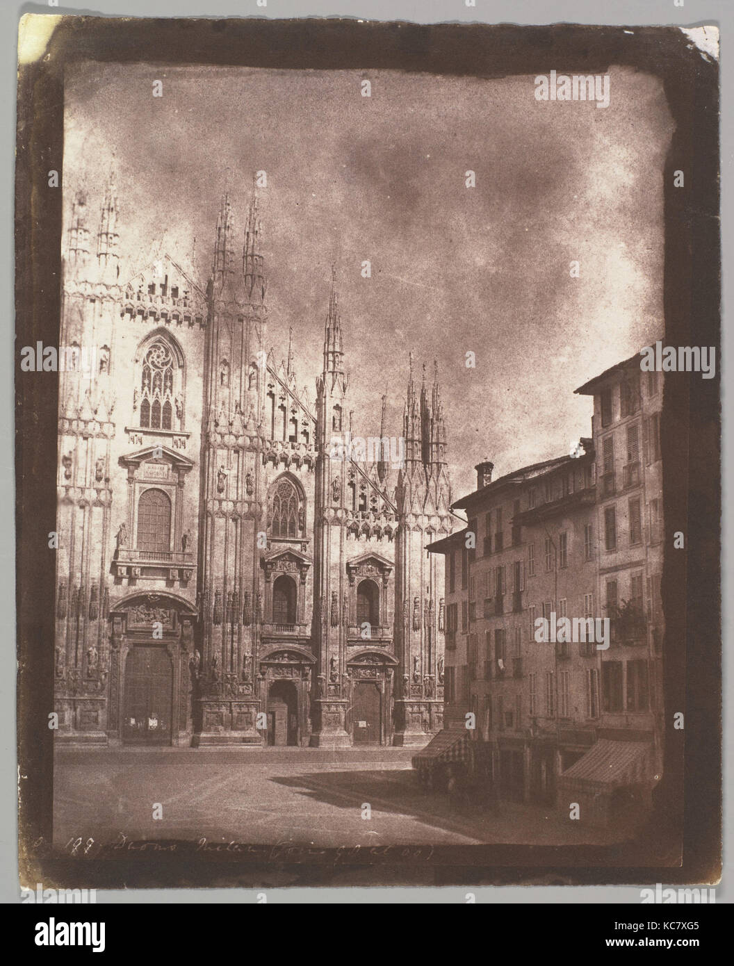 Dom Mailand, 1846, gesalzen Papier drucken aus Papier negativ, Bild: 8 1/2 x 6 5/8 in. (21,6 x 16,9 cm), Fotografien, Calvert Stockfoto