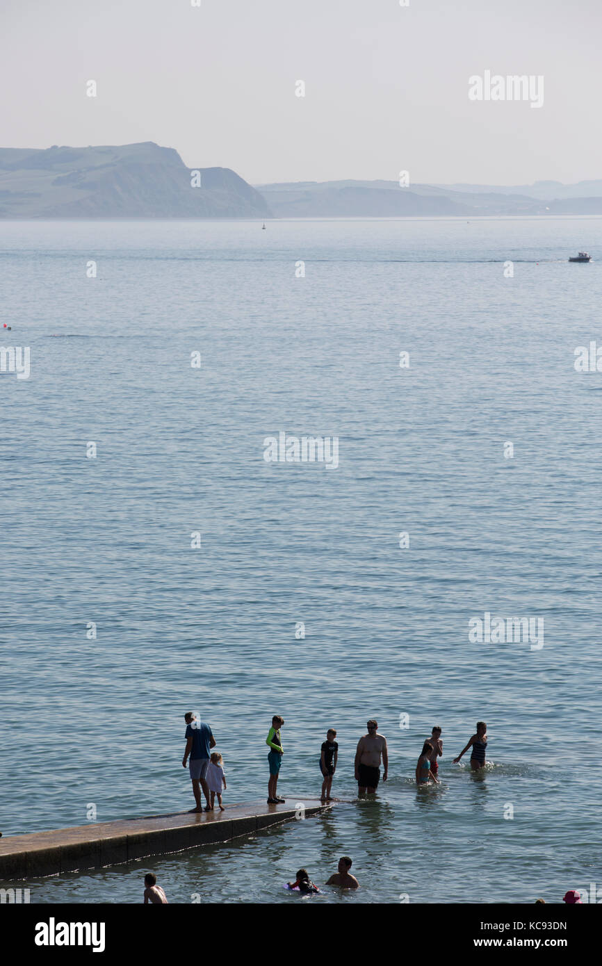 Lyme Regis, antike Stadt im Domesday Book empfohlene, mit historischen Cobb und Hafen Wahrzeichen an der Grenze Dorset-Devon, South West England, Großbritannien Stockfoto