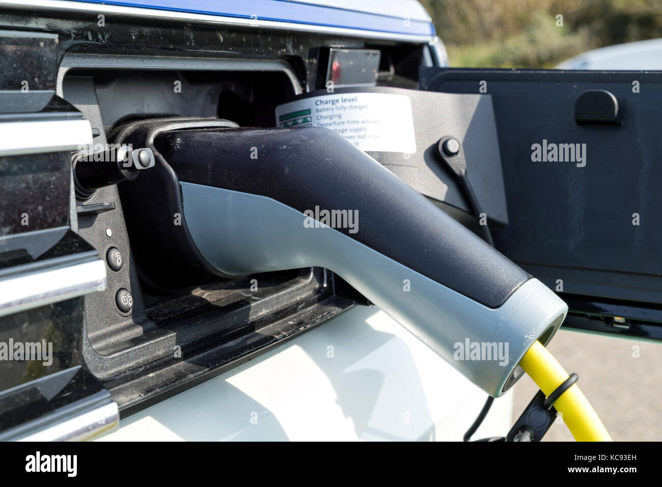 Elektroauto aufgeladen Stockfoto