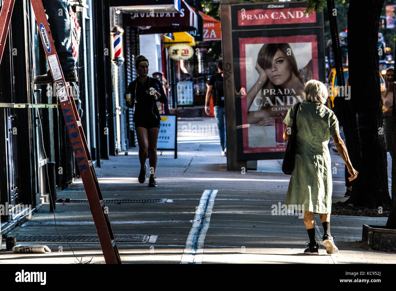 Bürgersteig im East Village, Manhattan, NYC, USA Stockfoto