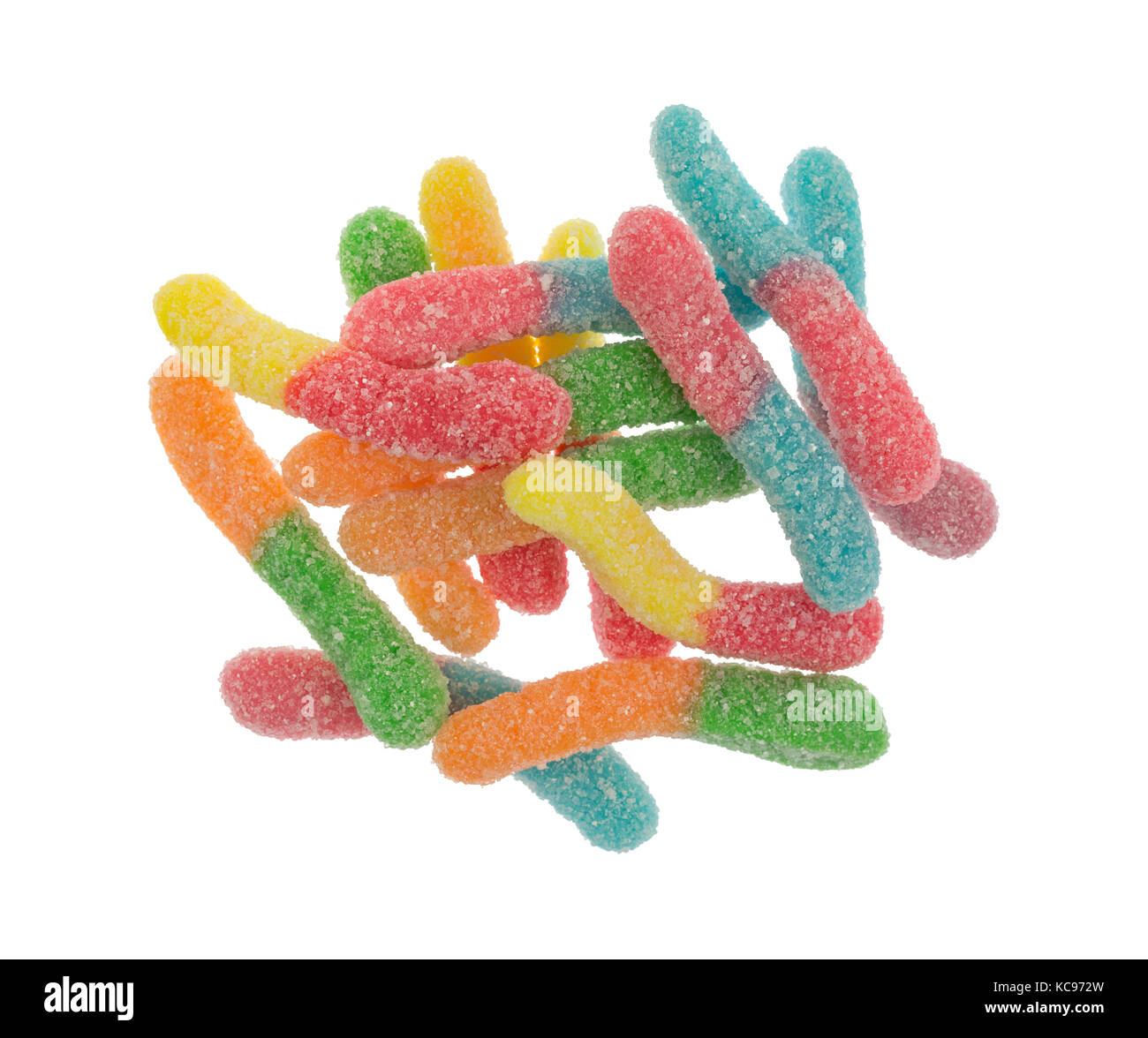 Blick von oben auf die Zucker überzogen Sauer schmeckende bunte Gummibärchen Worms auf einem weißen Hintergrund. Stockfoto