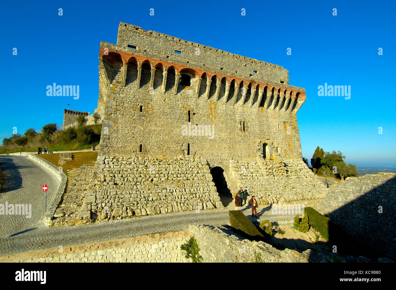 Das mächtige Schloss von Ourém, das aus dem XII Jahrhundert stammt. Portugal Stockfoto