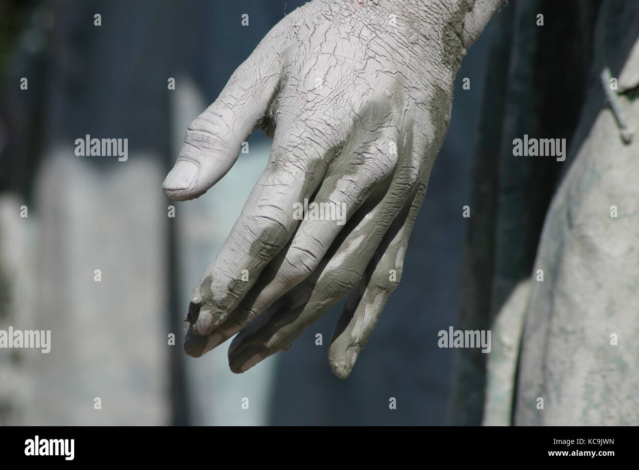 Lehm verkrustete Hand nahaufname - Ton verkrustete hand Nahaufnahme Stockfoto
