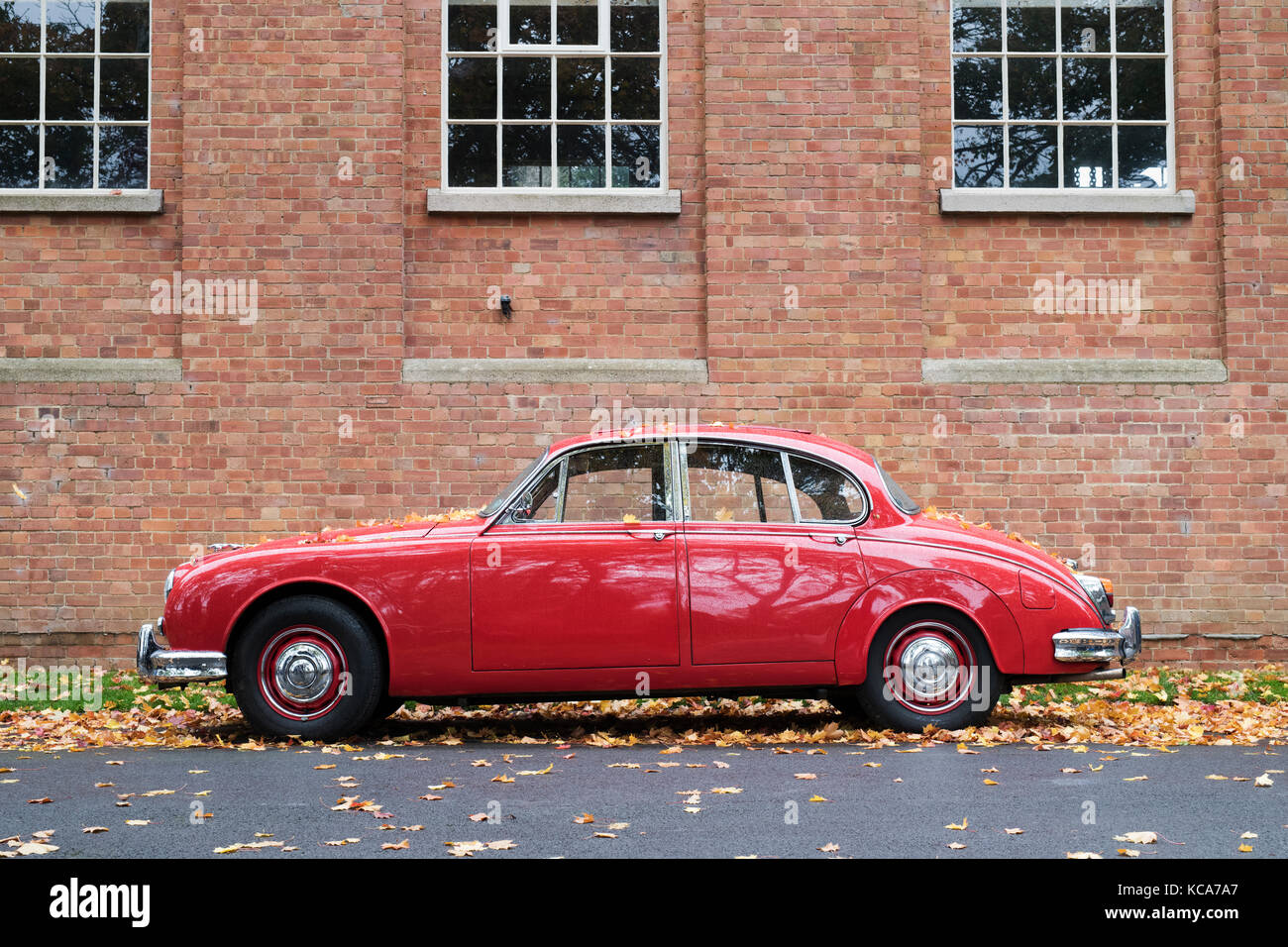 1964 rote Markierung 2 Jaguar in Bicester Heritage Center. Oxfordshire, England Stockfoto