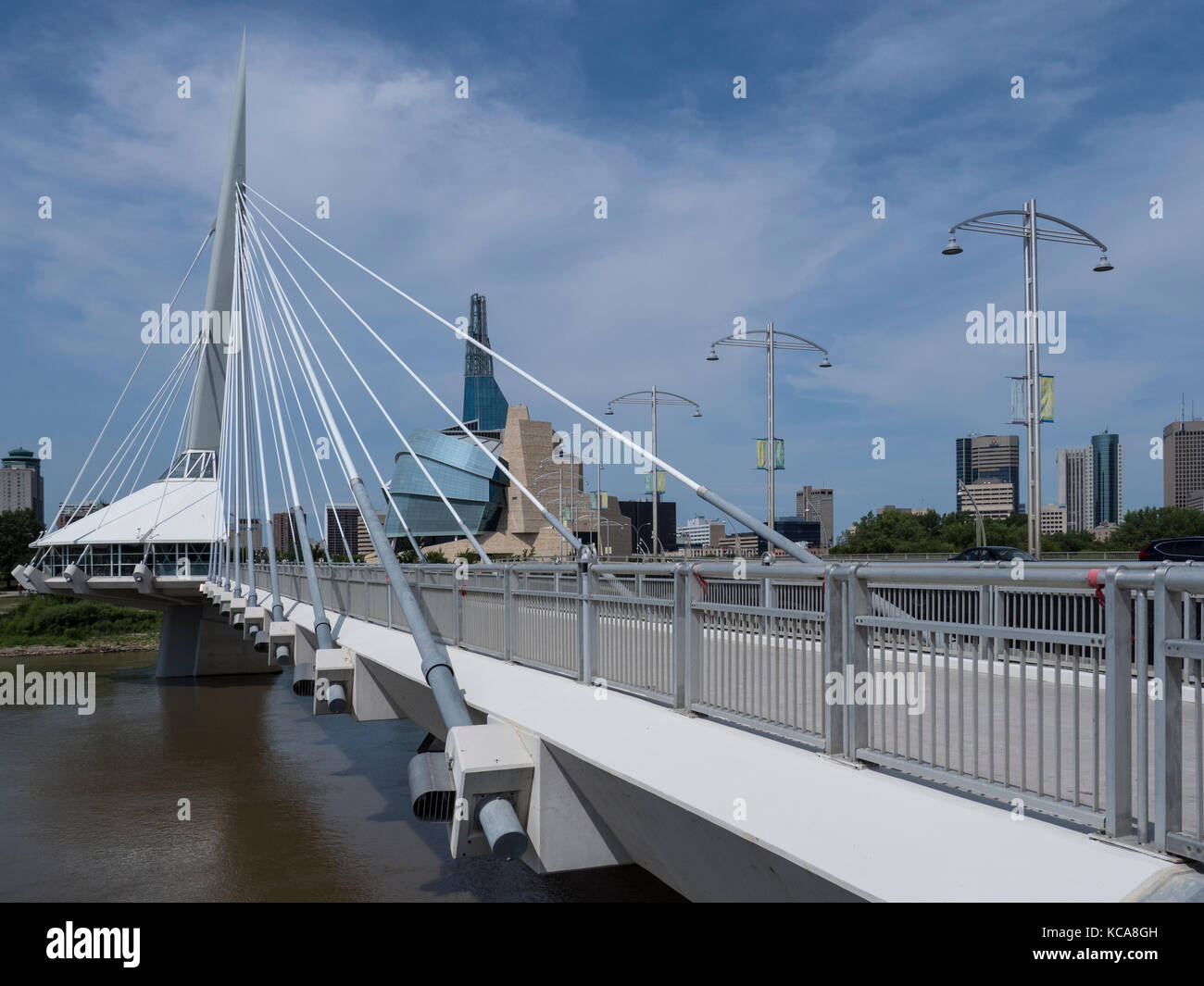 Esplanade Riel Fußgängerbrücke über den Red River, die Gabeln National Historic Site, Winnipeg, Manitoba, Kanada. Stockfoto