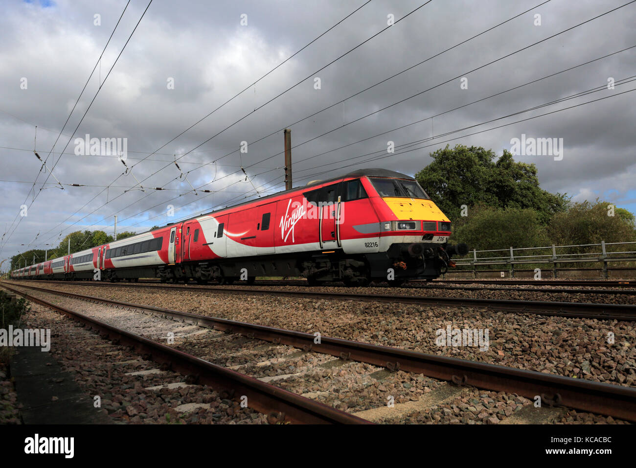 82216 Ostküste Züge, High Speed Zug, East Coast Main Line Railway, Peterborough, Cambridgeshire, England, Großbritannien Stockfoto