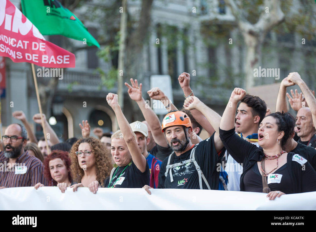 Barcelona, Spanien. 3. Okt, 2017. Katalonien Referendum. nationalistische spanische Volk gegen die letzten Vorfälle des Referendums Tag protestieren. Credit: David ortega Baglietto/alamy leben Nachrichten Stockfoto