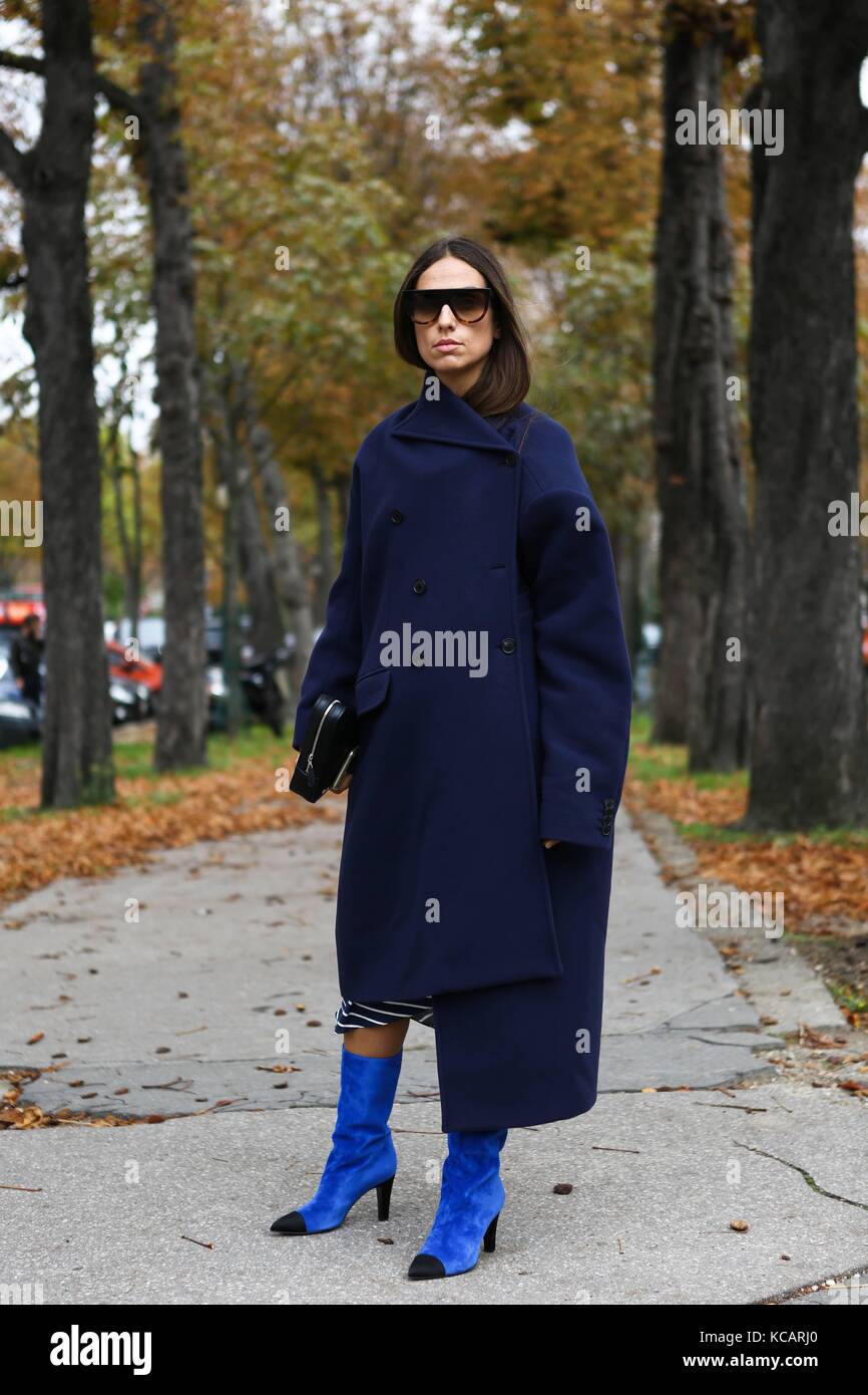 Bloggerin Erika Boldrin posiert außerhalb der sacai Runway Show während der Paris Fashion Week - 2. Oktober 2017 - Foto: Runway Manhattan/Valentina Ranieri ***nur für redaktionelle Zwecke*** | Nutzung weltweit Stockfoto