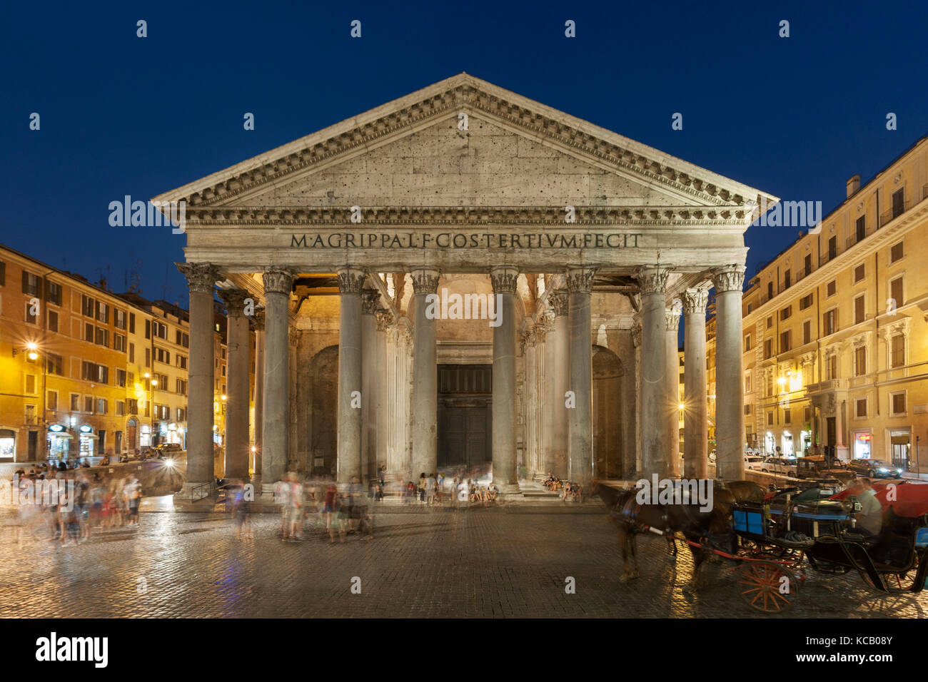 Das Pantheon in Rom bei Nacht. Stockfoto
