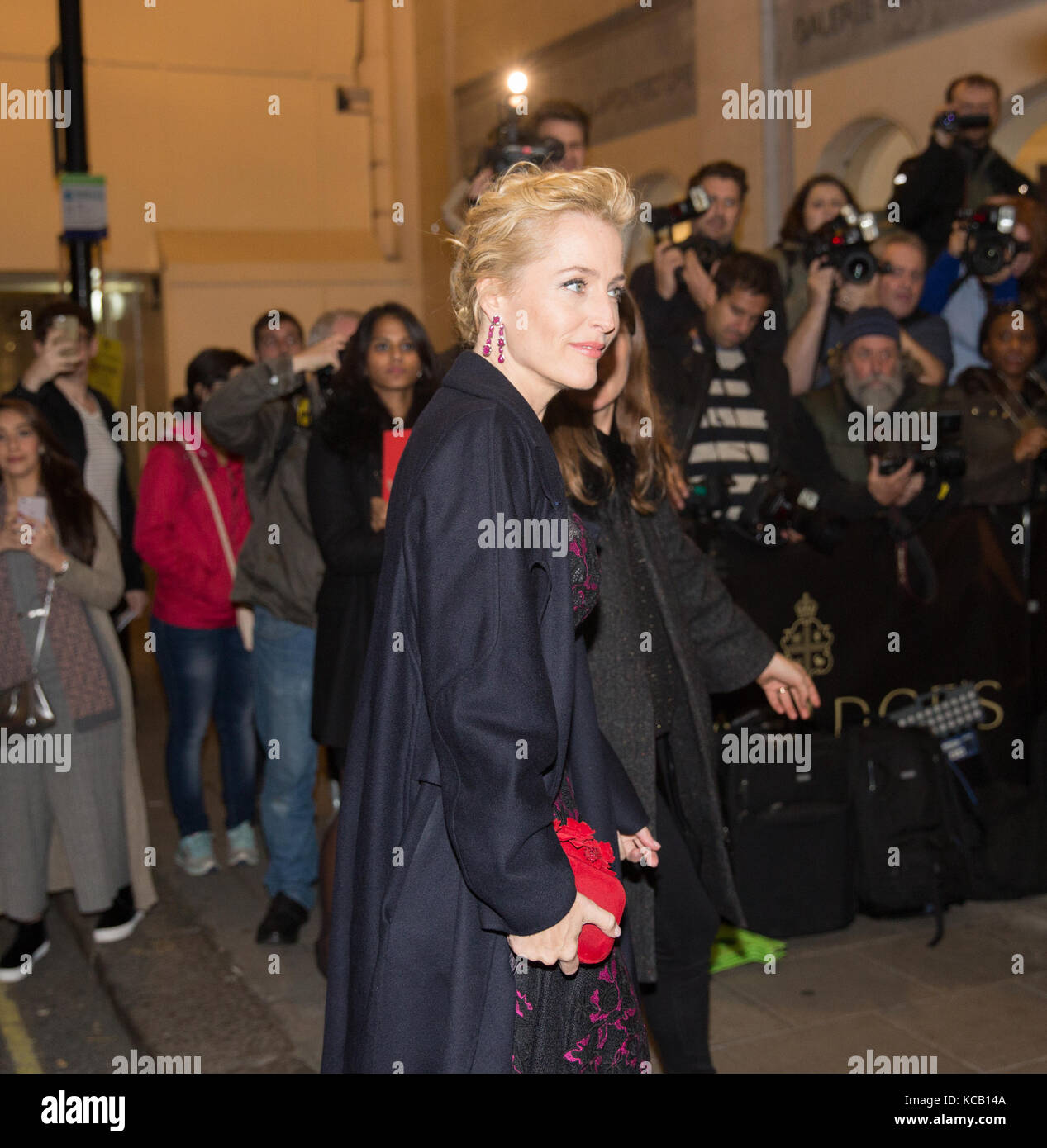 Gillian Anderson auf der Harper Frauen des Jahres Awards 2016 in London Stockfoto