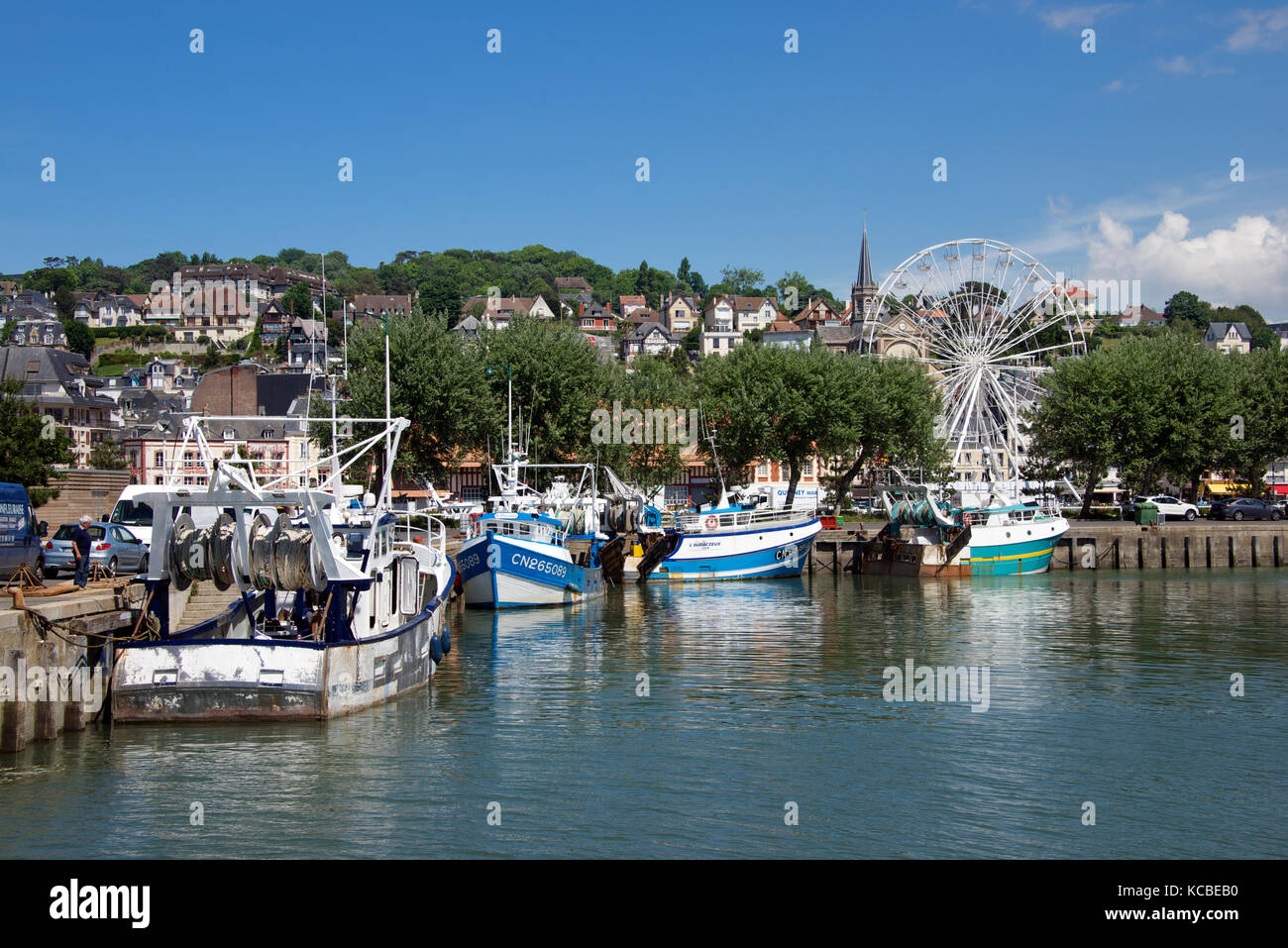 Fischerboote Deauville in der Normandie Frankreich Stockfoto