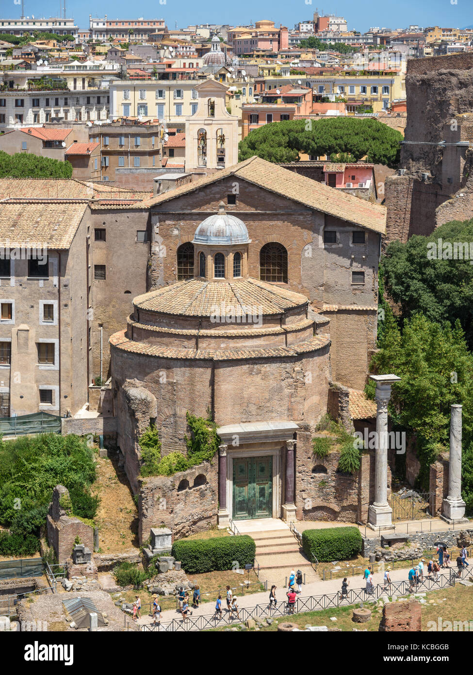 Tempio del divo romolo -Fotos und -Bildmaterial in hoher Auflösung – Alamy