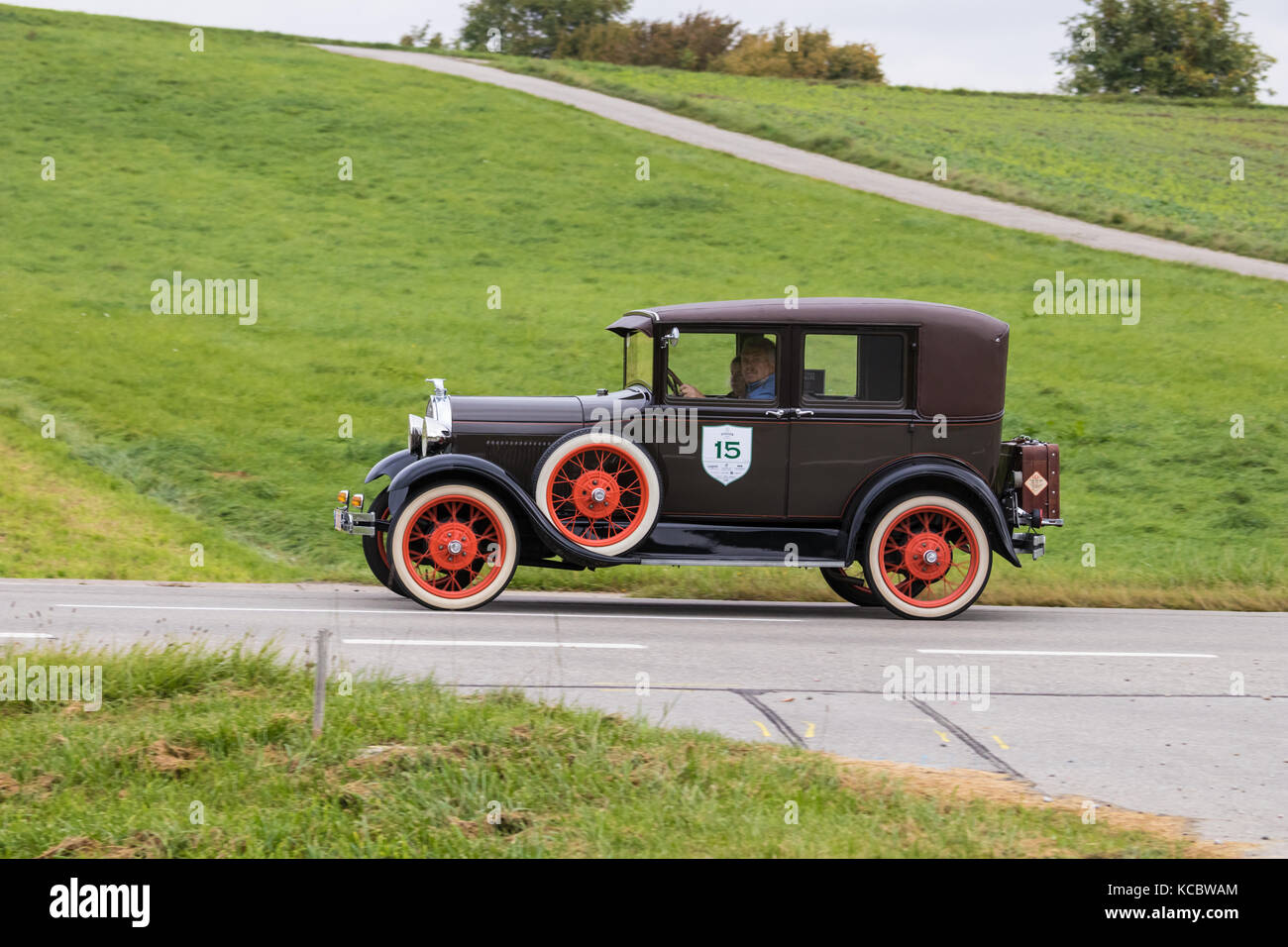 Augsburg, Deutschland - 1. Oktober 2017: Ford Oldtimer-Wagen bei der Fuggerstadt Classic 2017 Oldtimer Rallye am 1. Oktober 2017 in Augsburg. Stockfoto