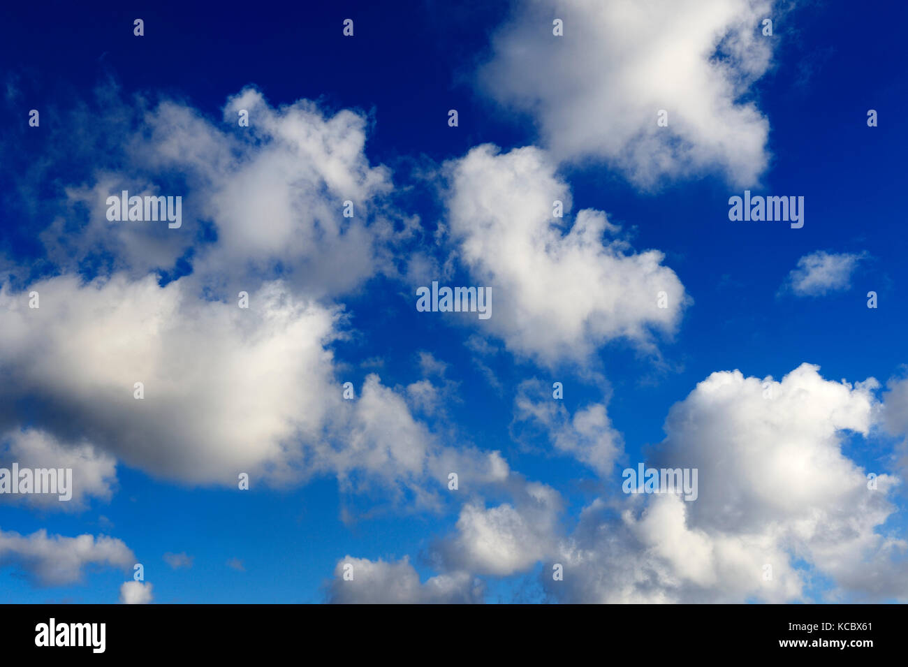 Wolken, Liparische oder Äolische Inseln, Sizilien, Italien Stockfoto