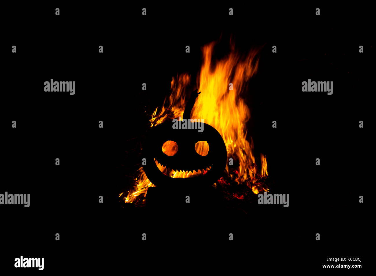 Bild der Hölle - Feuer- und Pumpkin Head Stockfoto