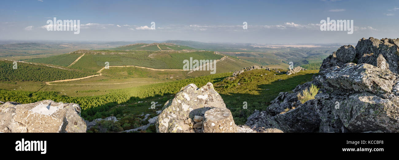 Panoramablick auf Snake Mountain in Zamora Stockfoto