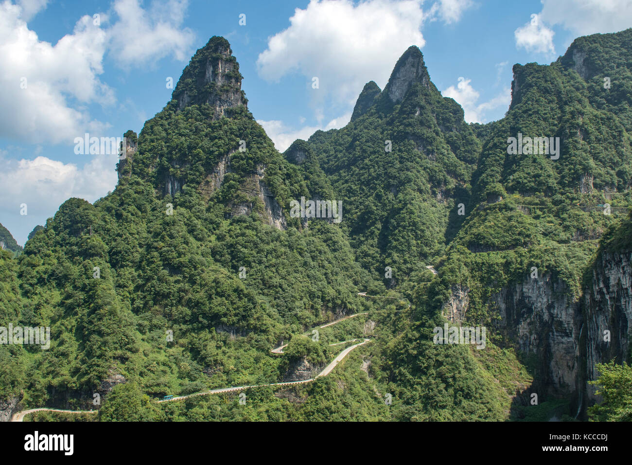 Straße bis tianmen Mountain, Niagara-on-the-Lake, Hunan, China Stockfoto