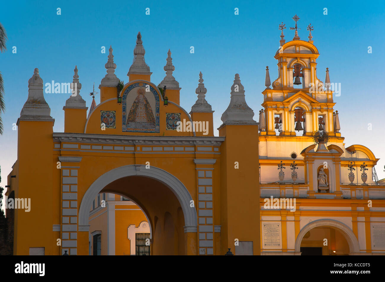 Arch und der Basilika von Macarena, Sevilla, Andalusien, Spanien, Europa Stockfoto