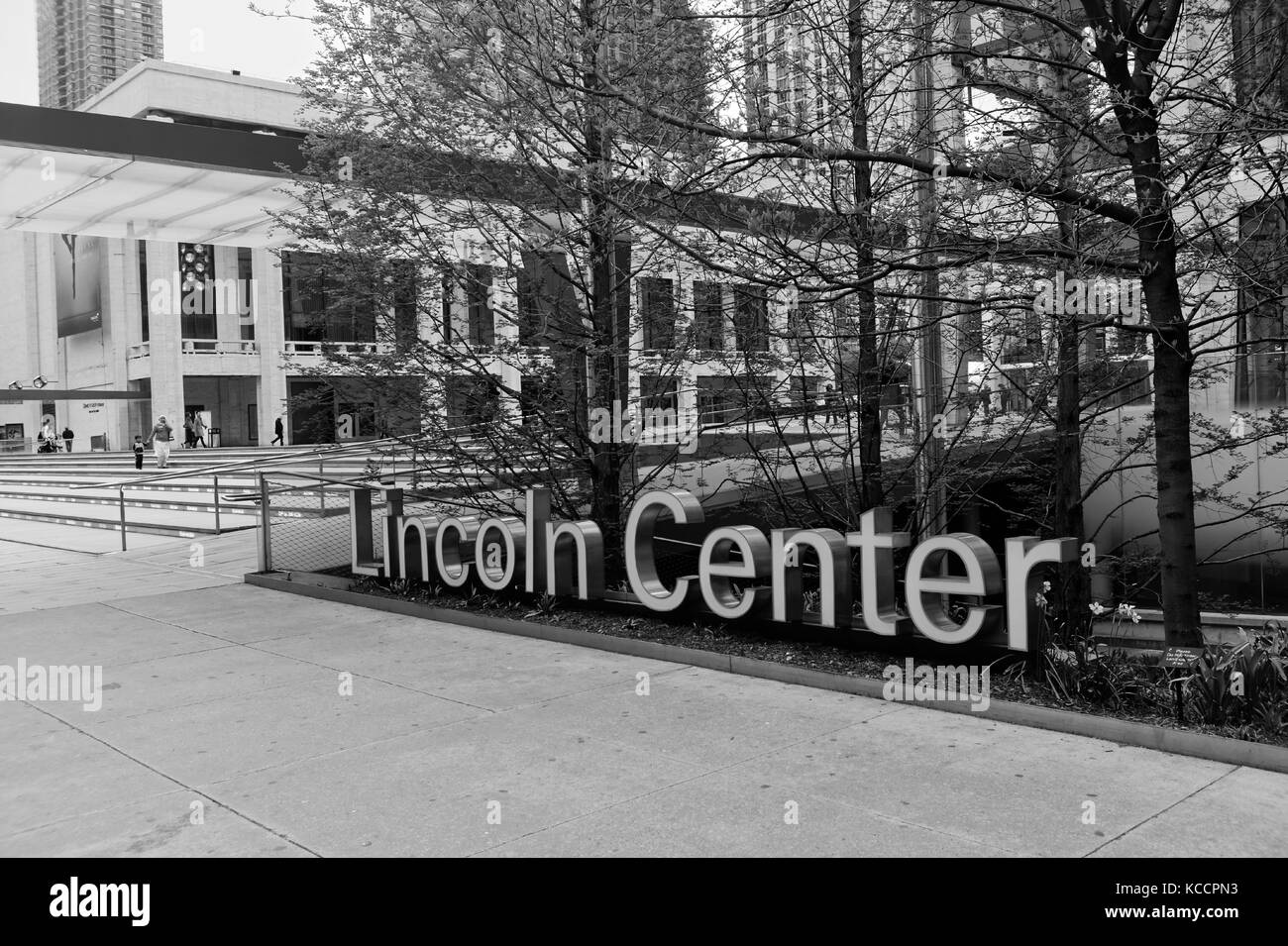 Eingang und melden Sie am Lincoln Center für Darstellende Künste in Manhattan, New York City. Stockfoto