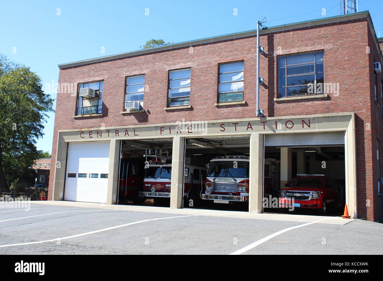 Feuerwache und Feuerwehrautos im New england North Atlantic Region Massachusetts Stockfoto