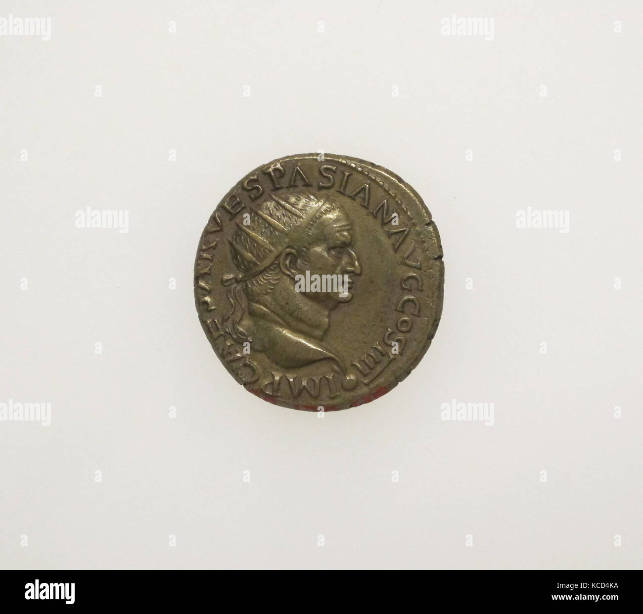 Bronze dupondius von Vespasian, frühen Kaiserzeit, A.D. 72, Römische, Bronze, Andere: 1 1/16 x 1/8 in. (2,7 x 0,4 cm), Münzen, IMP CAESAR Stockfoto