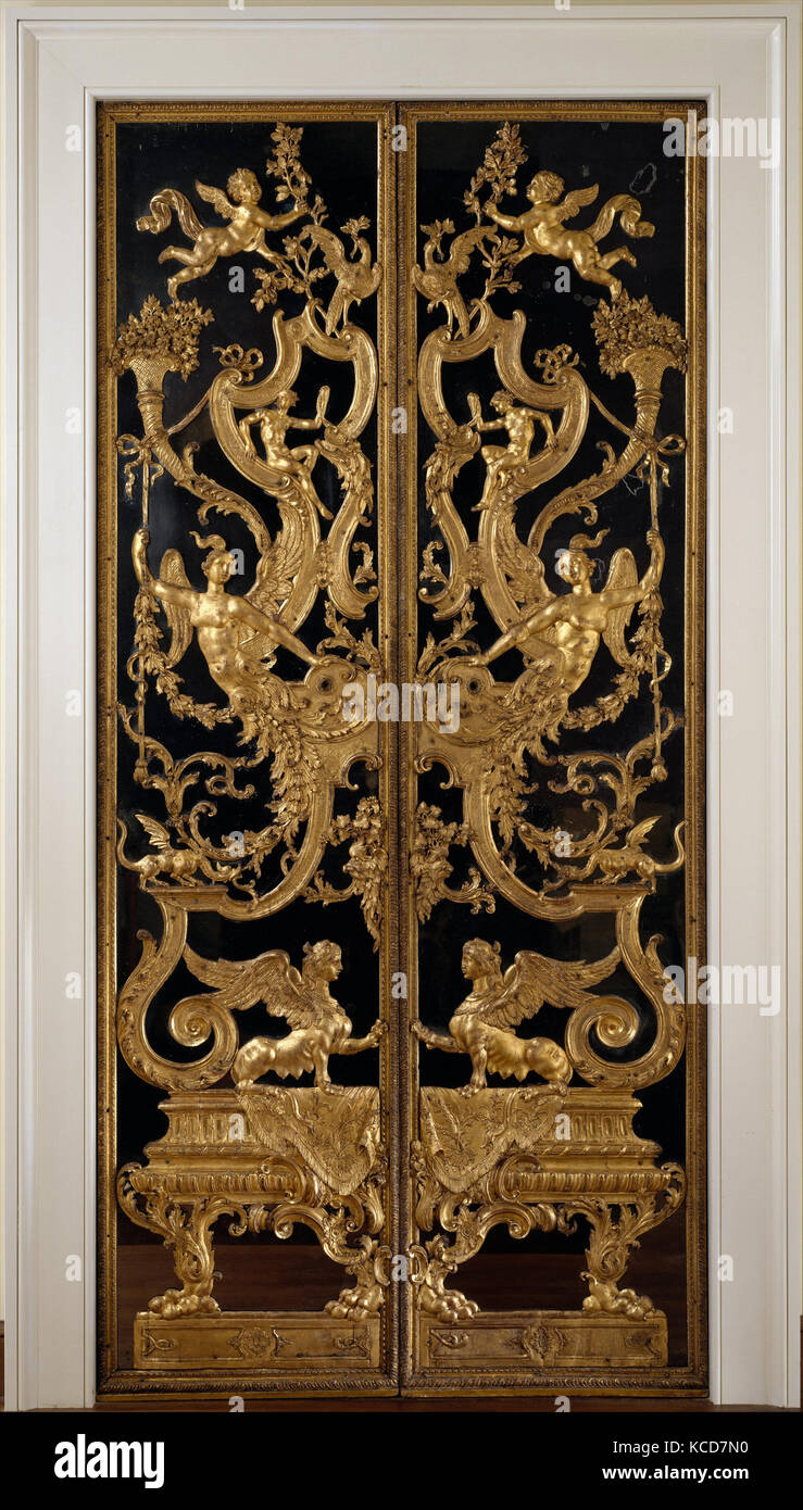 Paar gespiegelter doppelte Türen, Ca. 1743 - 44, Italienisch, Genua, Lindenwood, geschnitzten und vergoldeten, verspiegelte Glasscheiben, Nußbaum, Kiefer Stockfoto