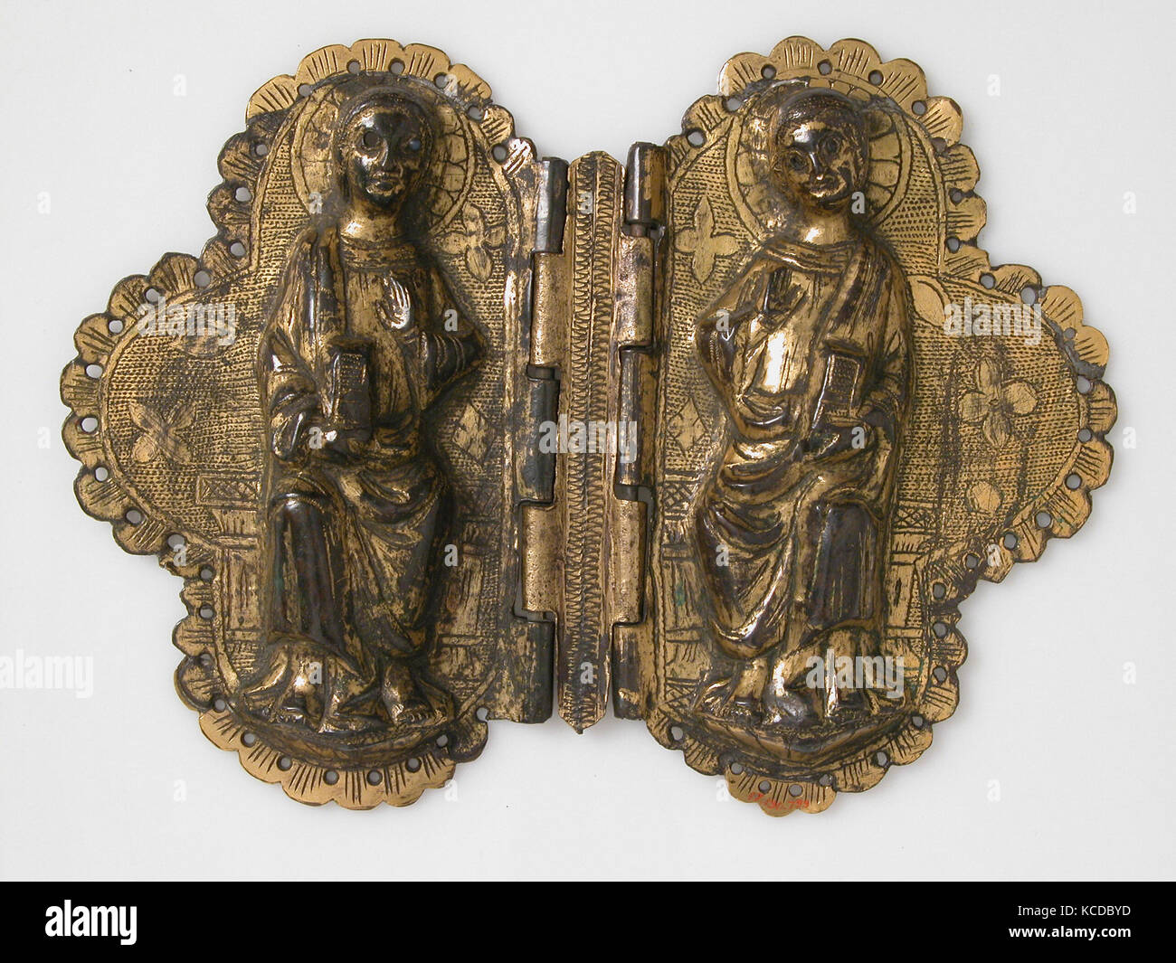 Morse, Ca. 1250, Französisch, Kupfer - vergoldete, glas, gesamt: 4 5/16 x 5 13/16 x 1/2 in. (10,9 x 14,7 x 1,3 cm), Metalwork-Copper Stockfoto