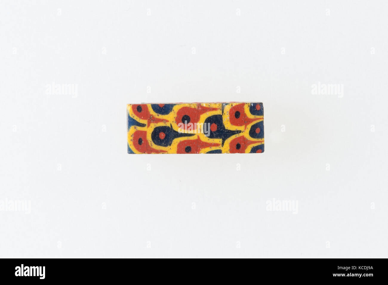 Inlay Fragment, Feder Design, Ptolemäischer Zeit-Römischen Periode, 200 BC - 100 AD, aus Ägypten, Glas, l. 1.3 × w. 0,4 cm (1/2 × 3/16 Stockfoto