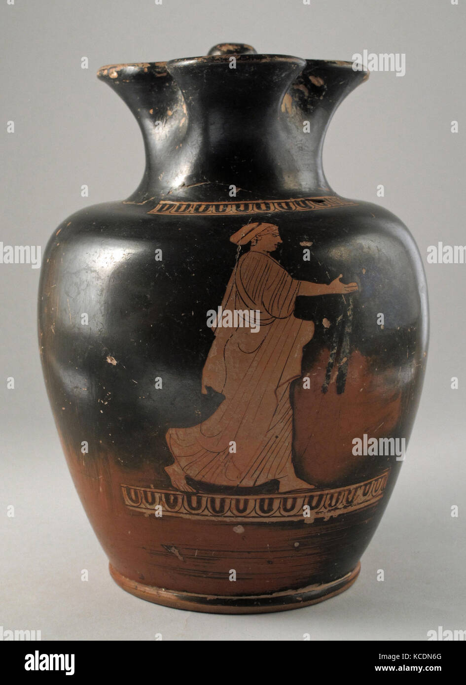 Oinochoe, Klassik, Ca. 440 - 430 v. Chr., Griechischer, Dachboden, Terracotta, rot Abbildung, 7 1/16-in. (18 cm), Vasen Stockfoto