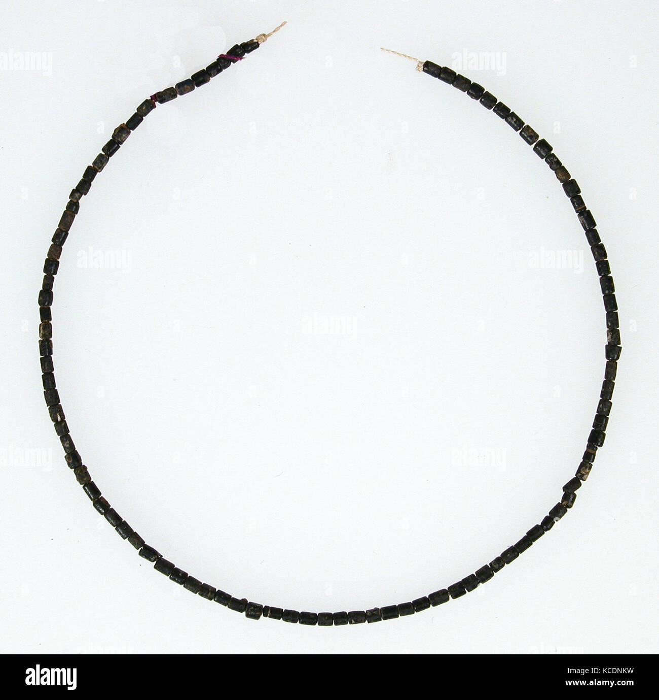 Perlenkette, 4. - 7. Jahrhunderts, in Kharga Oase gemacht, Byzantinische Ägypten, koptische, Steingut, verglast (schwarze Fayence), Insgesamt Stockfoto
