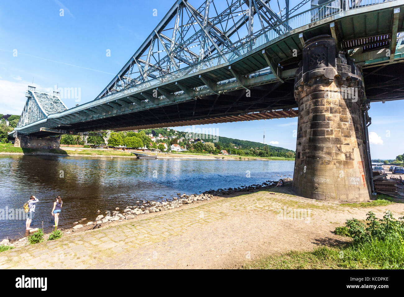 Dresdner Brücke Blaues Wunder Dresden Blaues Wunder Brücke, Blasewitz Seite, Elbtalbrücke über die Elbe Deutschland Europa Industrieheisenbrücken Stockfoto