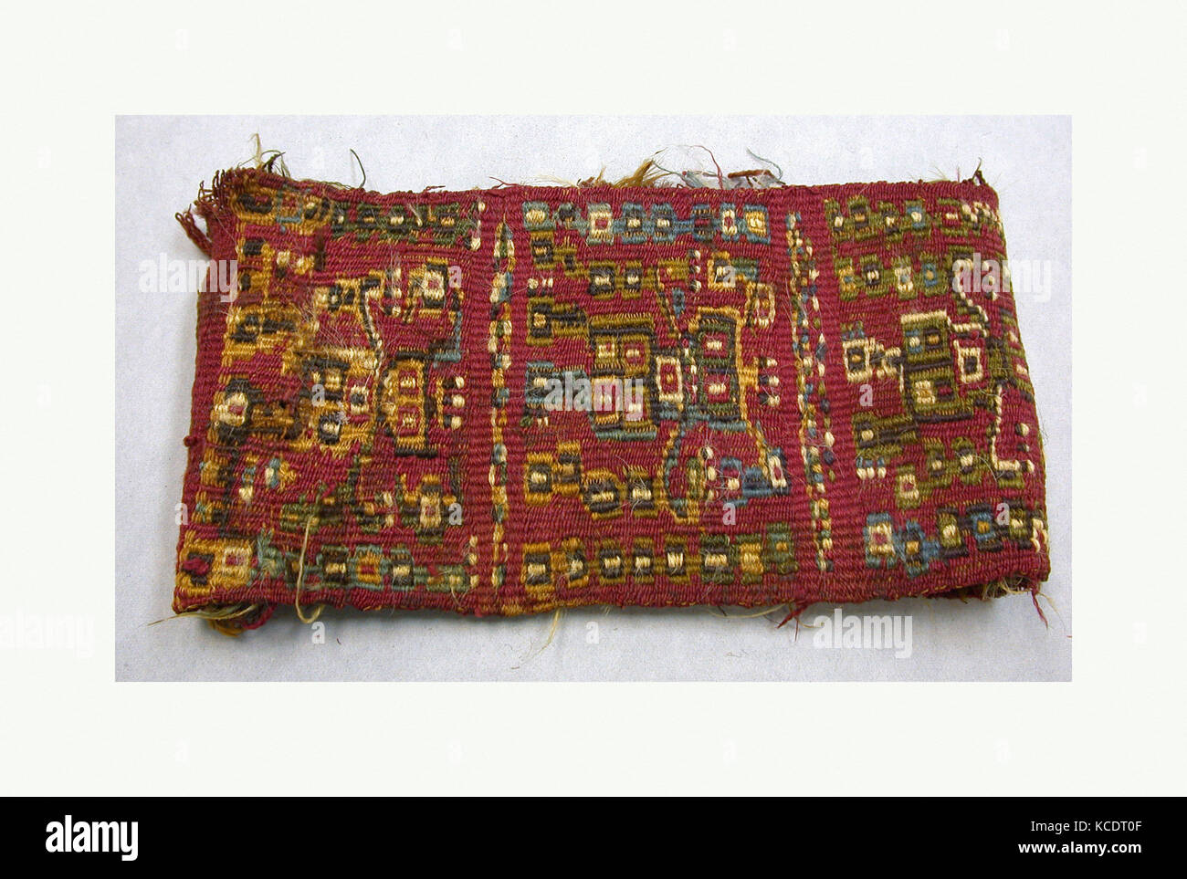 Kopfbügel, 7. - 10. Jahrhundert, Peru, Wari, Baumwolle, Camelid Haar, Höhe 4-1/2-in.-, Textiles-Woven Stockfoto